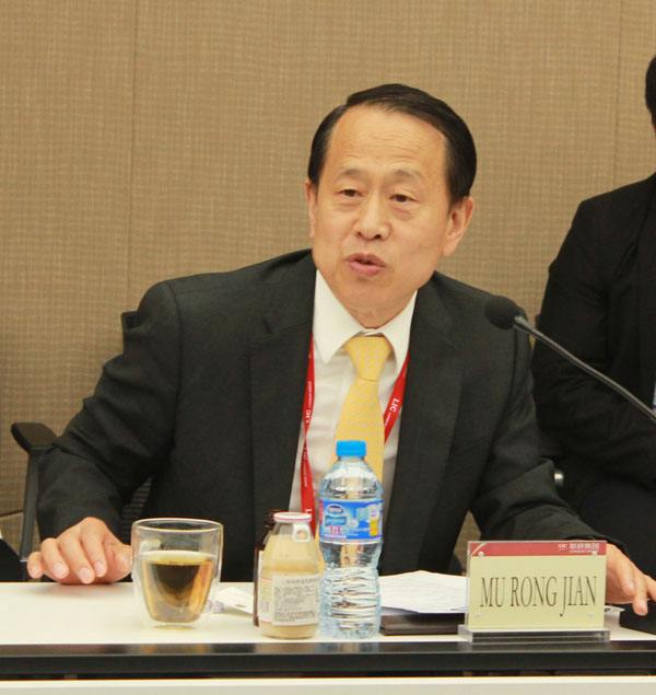 慕镕键：把关爱横向到边，竖向到底